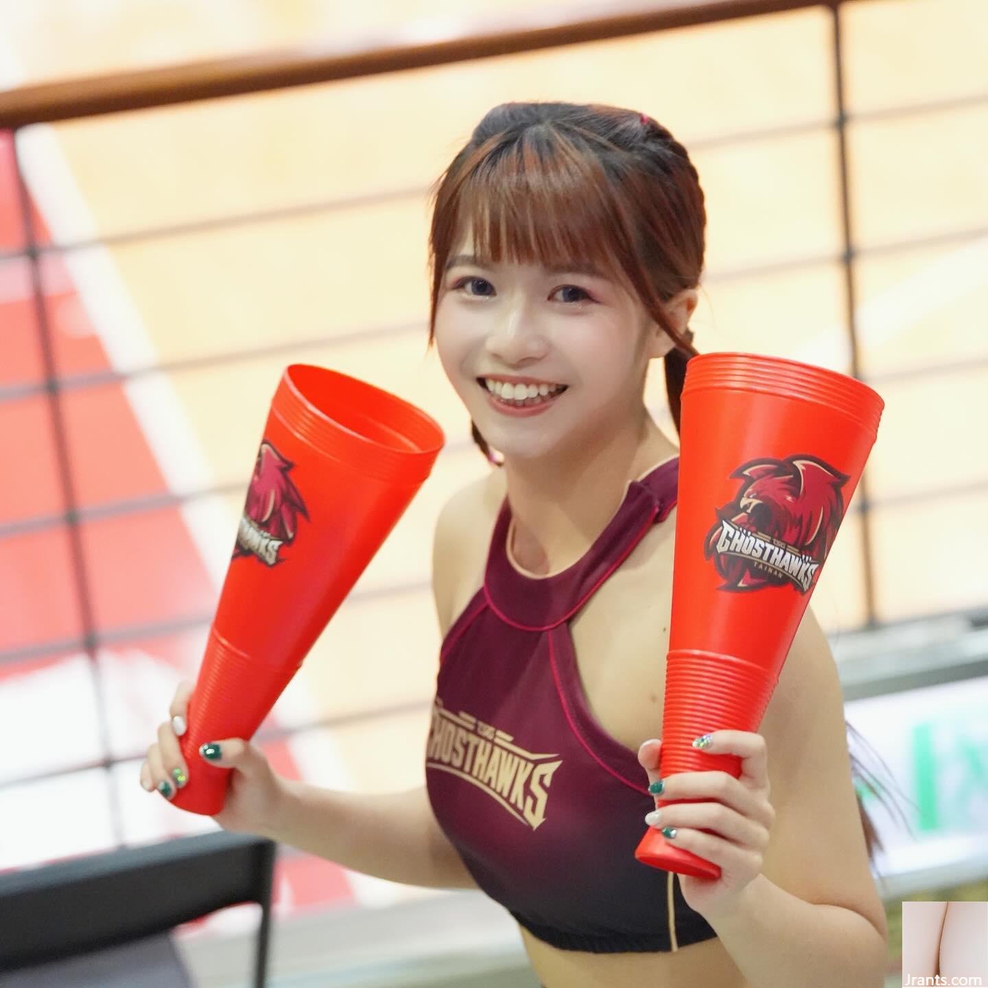 Nụ cười “vòng tròn” quá dễ thương và khuôn mặt dễ thương hút hồn (10P) - Ảnh 3