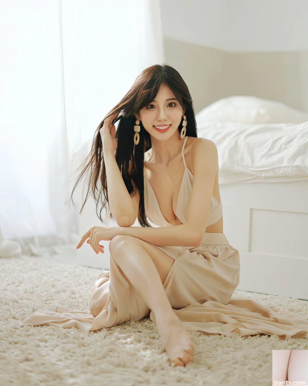 “Xue Qian Akane” có dáng người đẹp và quyến rũ không tì vết (10P)