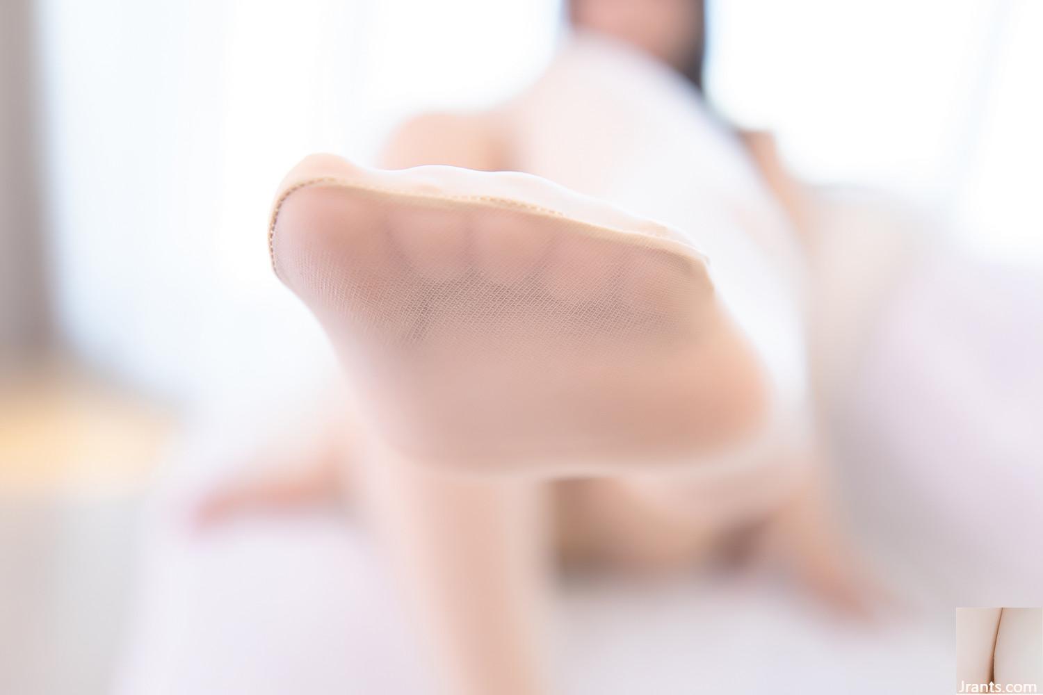 “Chiếc váy bạc” của Kamikazaka Mafuyu tạo dáng với khẩu súng phía sau để thu hút sự chú ý của bạn (75P) - Ảnh 35