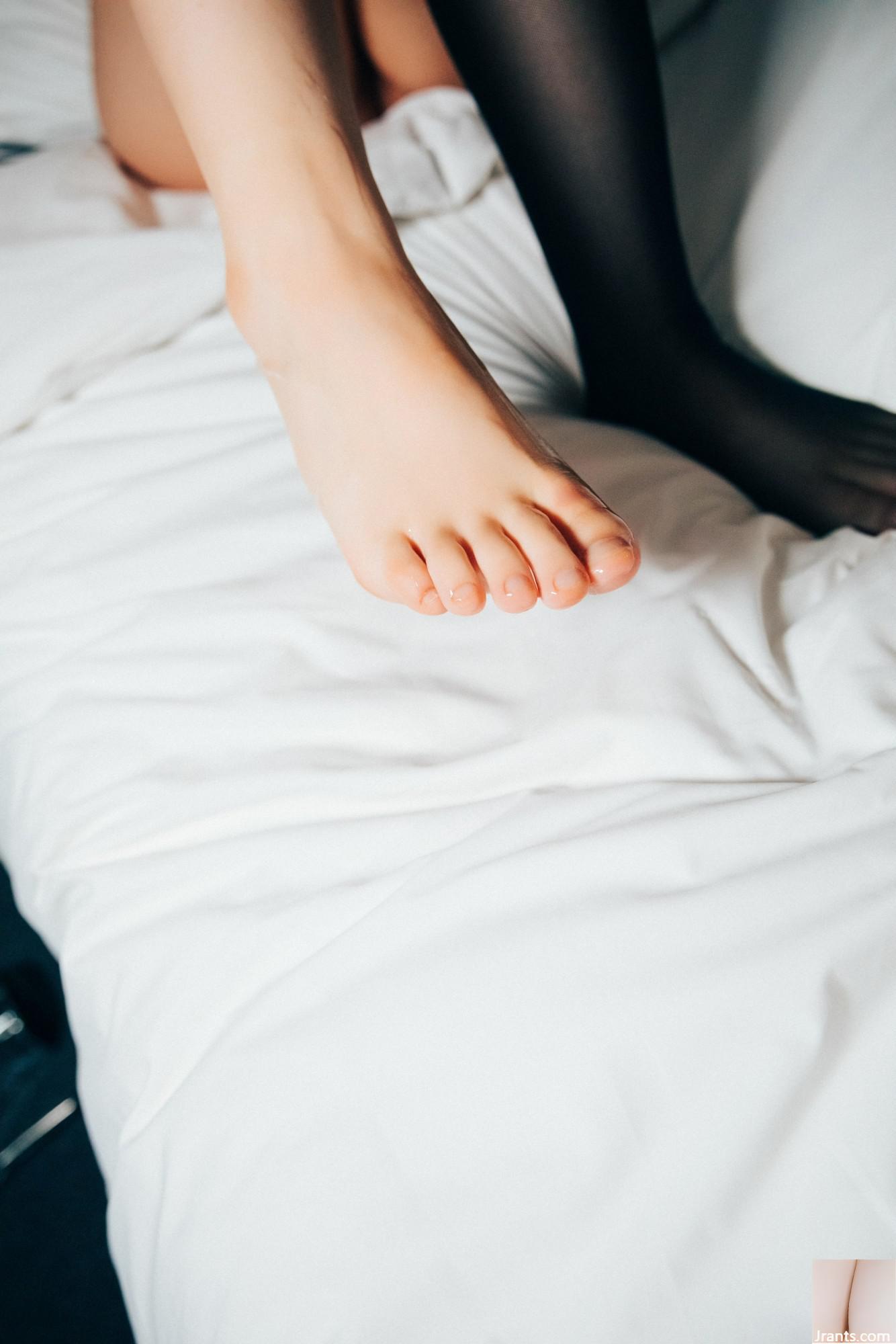 “Succubus sexy” của Sonson tạo dáng quyến rũ vô hại (62P) - Ảnh 35