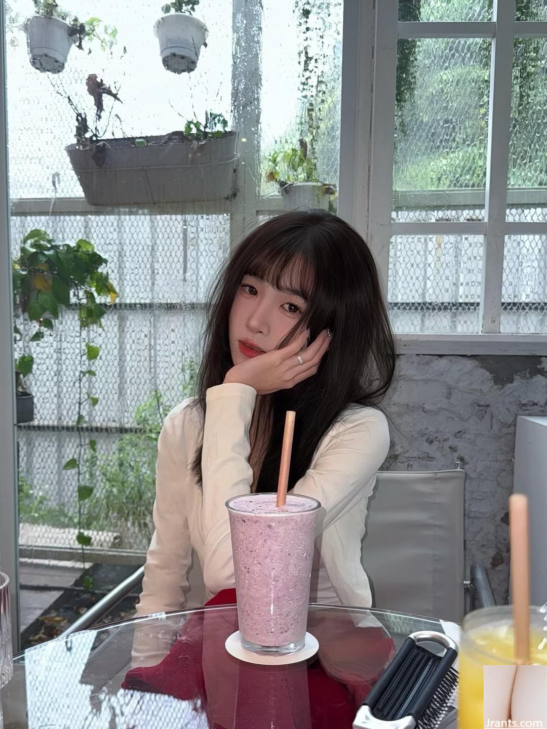 Vòng eo thon gọn của “Hina” tôn lên đường cong gợi cảm chết người (10P) - Ảnh 2