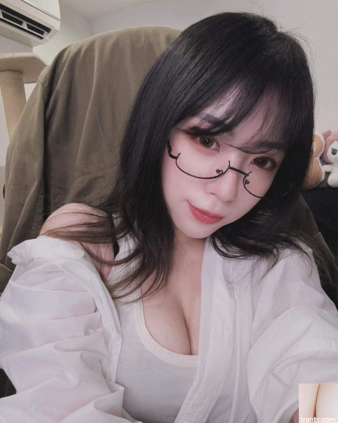 Những viên thịt trắng như tuyết của “Mi Qin” tuôn ra từ góc nhìn, thật độc ác, độc đoán, gợi cảm và nóng bỏng (10P) - Ảnh 5