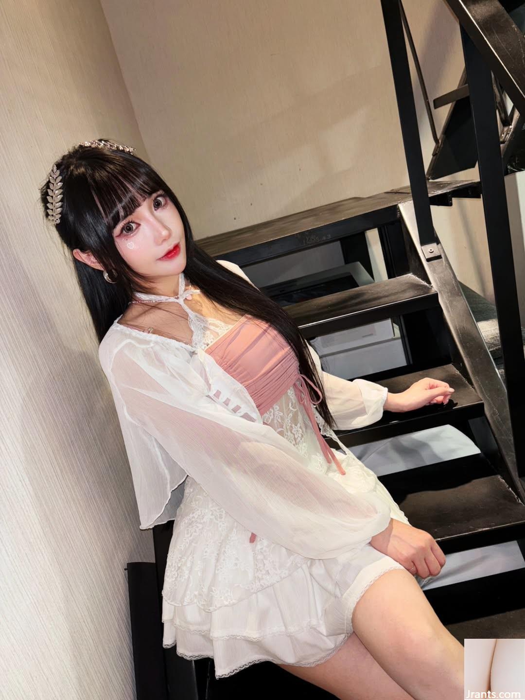 Vẻ ngoài gợi cảm của “IVY Yihan” toát lên khí chất quyến rũ (10P)