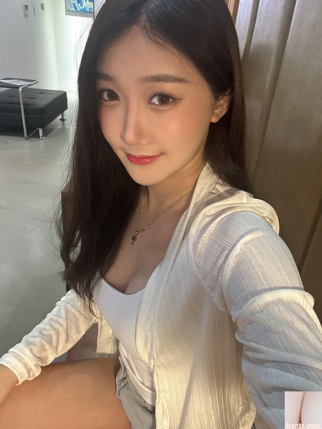 Vòng một đầy đặn và dáng người gợi cảm của “Bướm” đẹp đến từng khoảnh khắc (10P)