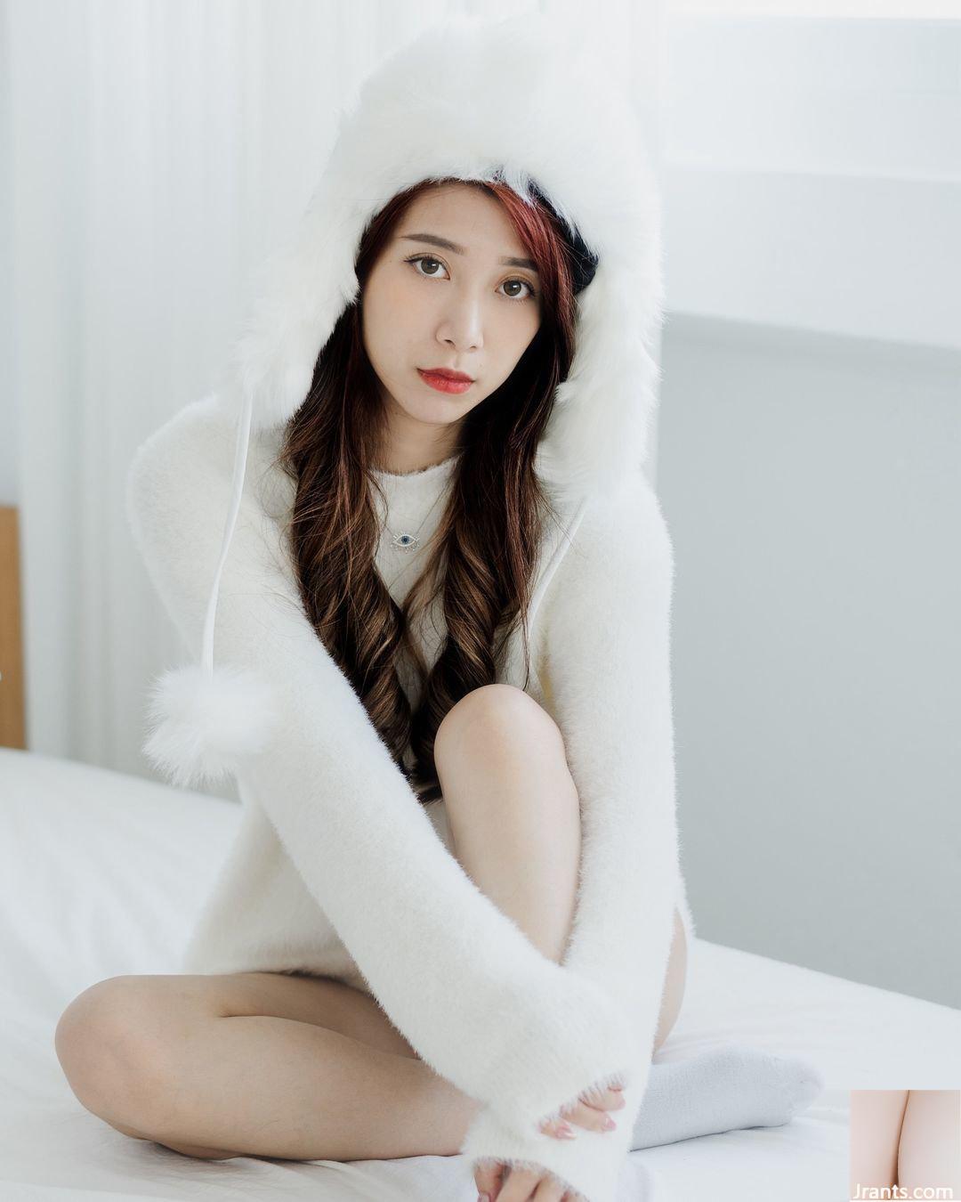 Cô gái xinh đẹp “Mavis Taotao” có dáng người chuẩn và đầy cám dỗ xấu xa từ góc nhìn (10P) - Ảnh 3