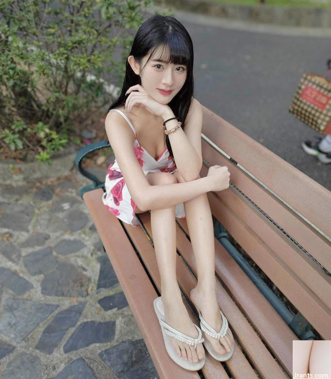 “Youxin” có đôi mắt to, nụ cười ngọt ngào, thân hình bụ bẫm dễ thương, khoe dáng không chút do dự (10P) - Ảnh 2