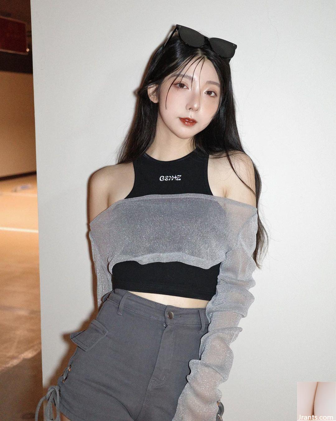 Cô gái xinh đẹp “Susu SUE” không chỉ có đôi mắt ngấn nước, khuôn mặt ngọt ngào mà còn có thân hình tuyệt đẹp (10P - Ảnh 3