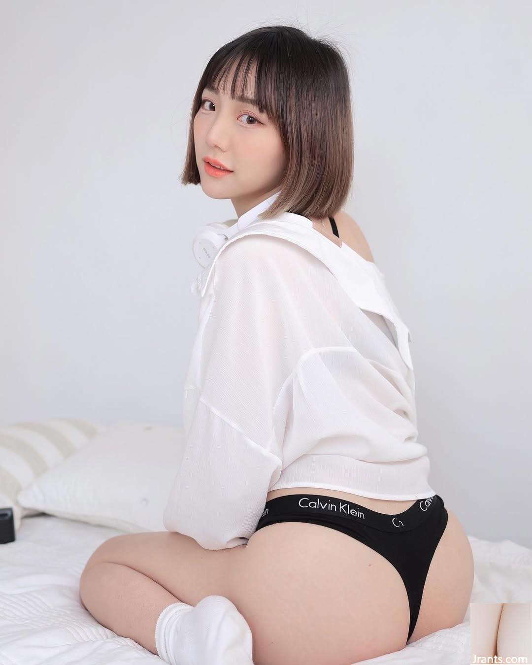 Cặp mông tròn trịa của “Paile” hút mắt và đường cong gợi cảm khiến dân tình phát cuồng (10P)