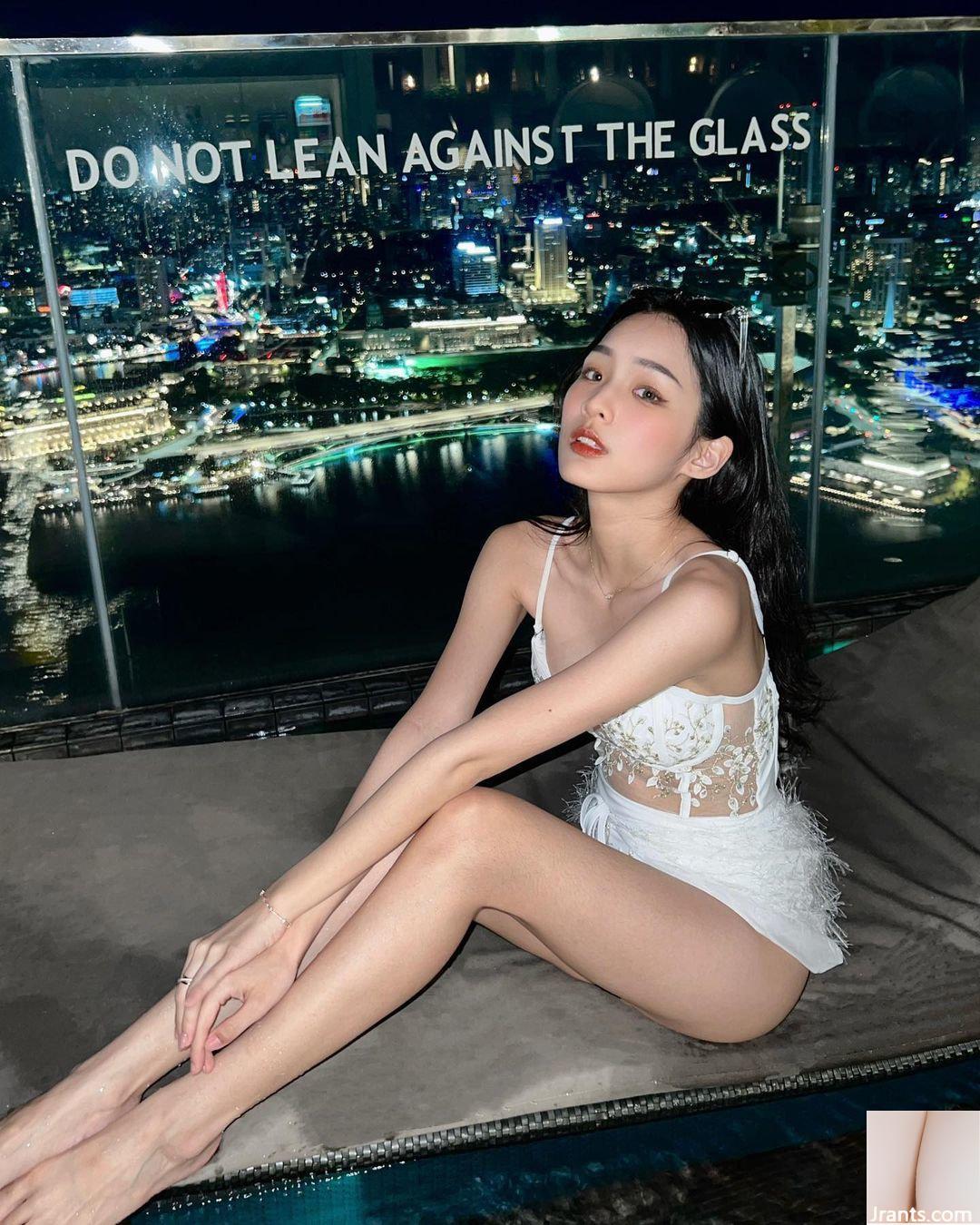 Cô nàng hoạt náo viên xinh đẹp “Yu Rong Rong Rong” mê mẩn những đường cong cơ thể cực đỉnh (10P) - Ảnh 6