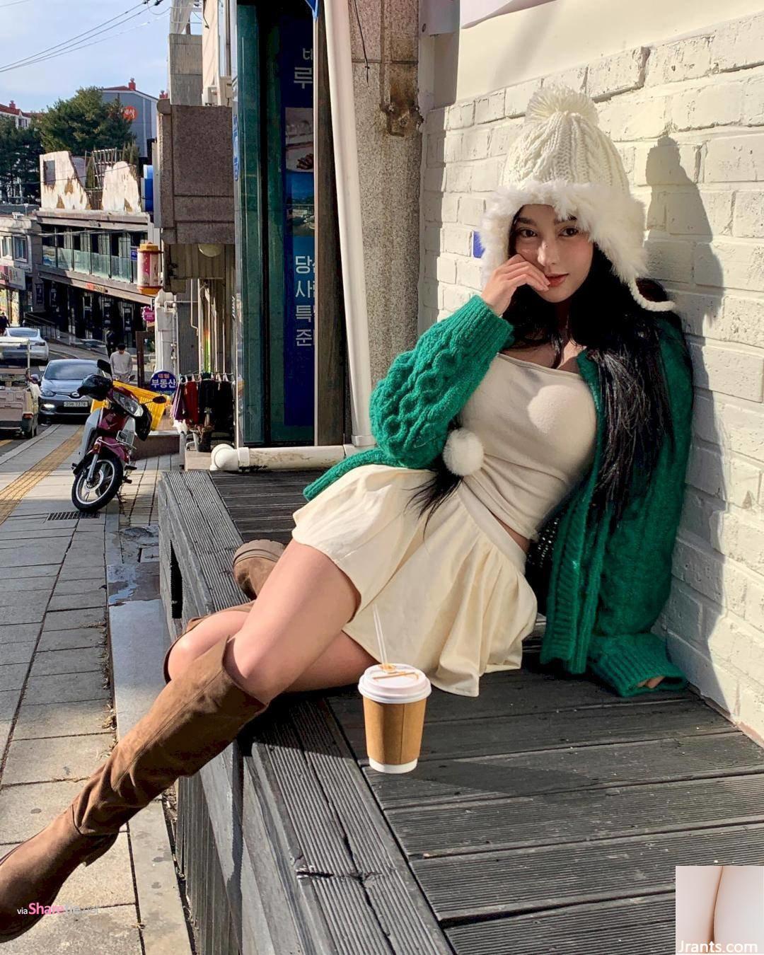 Cô gái xinh đẹp với chiếc áo ghi lê ngọt ngào và thân hình bùng nổ trong lòng cư dân mạng - Ảnh 13