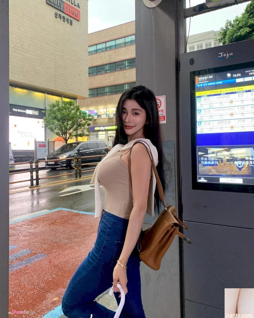 Cô gái xinh đẹp với chiếc áo ghi lê ngọt ngào và thân hình bùng nổ trong lòng cư dân mạng - Ảnh 15