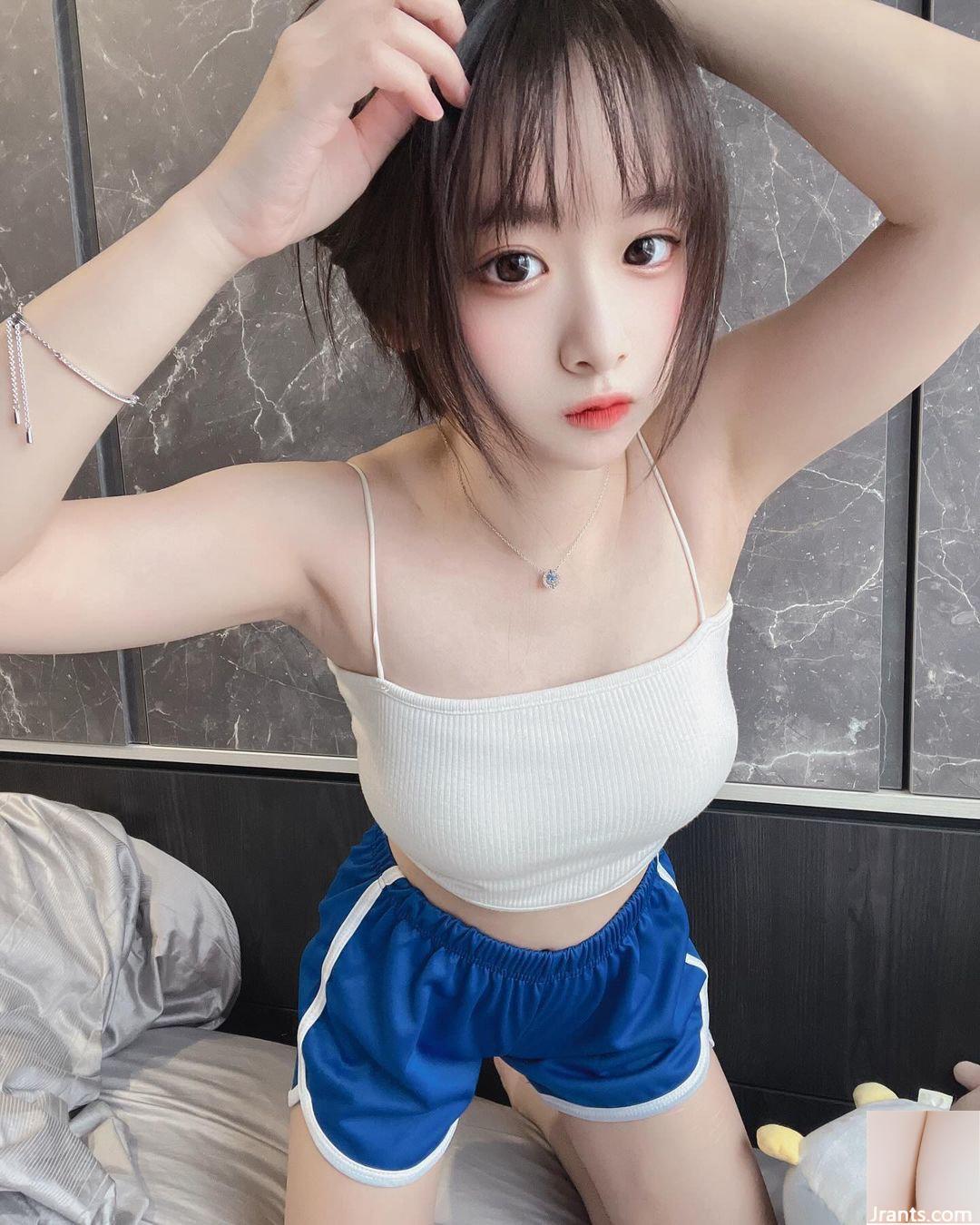 “142 Little Boobs Nina” Hương vị quyến rũ ban đầu của bạn gái (10P) - Ảnh 2