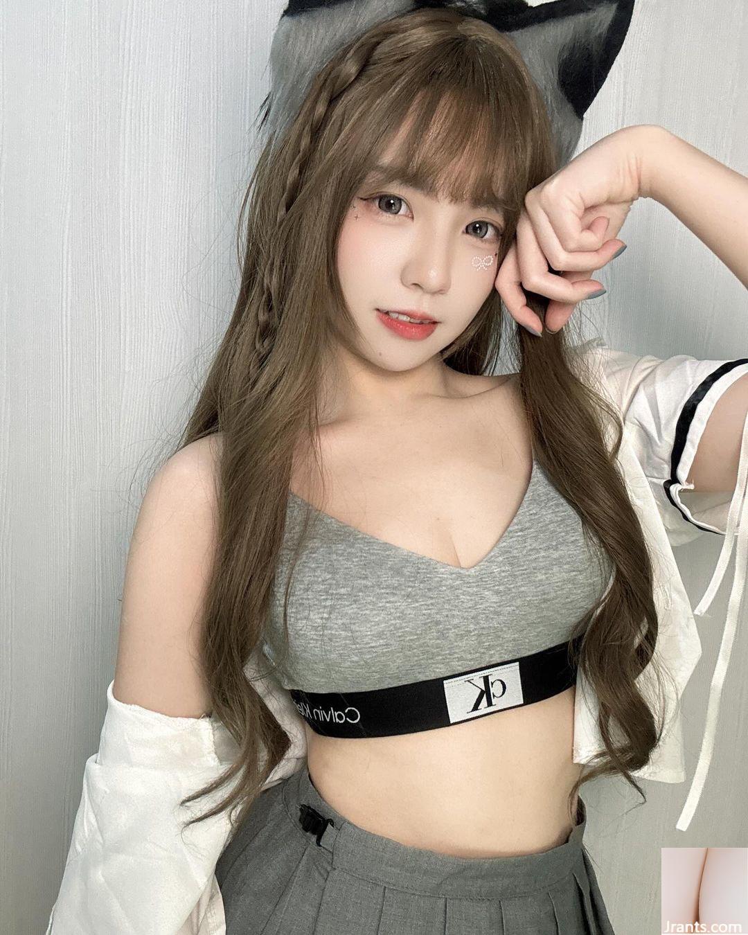 Người dẫn chương trình trực tiếp ngọt ngào “Wu Yuanxuan” có bộ ngực đầy đặn và xinh đẹp không thể che giấu và cũng có đôi chân quyến rũ (10P)