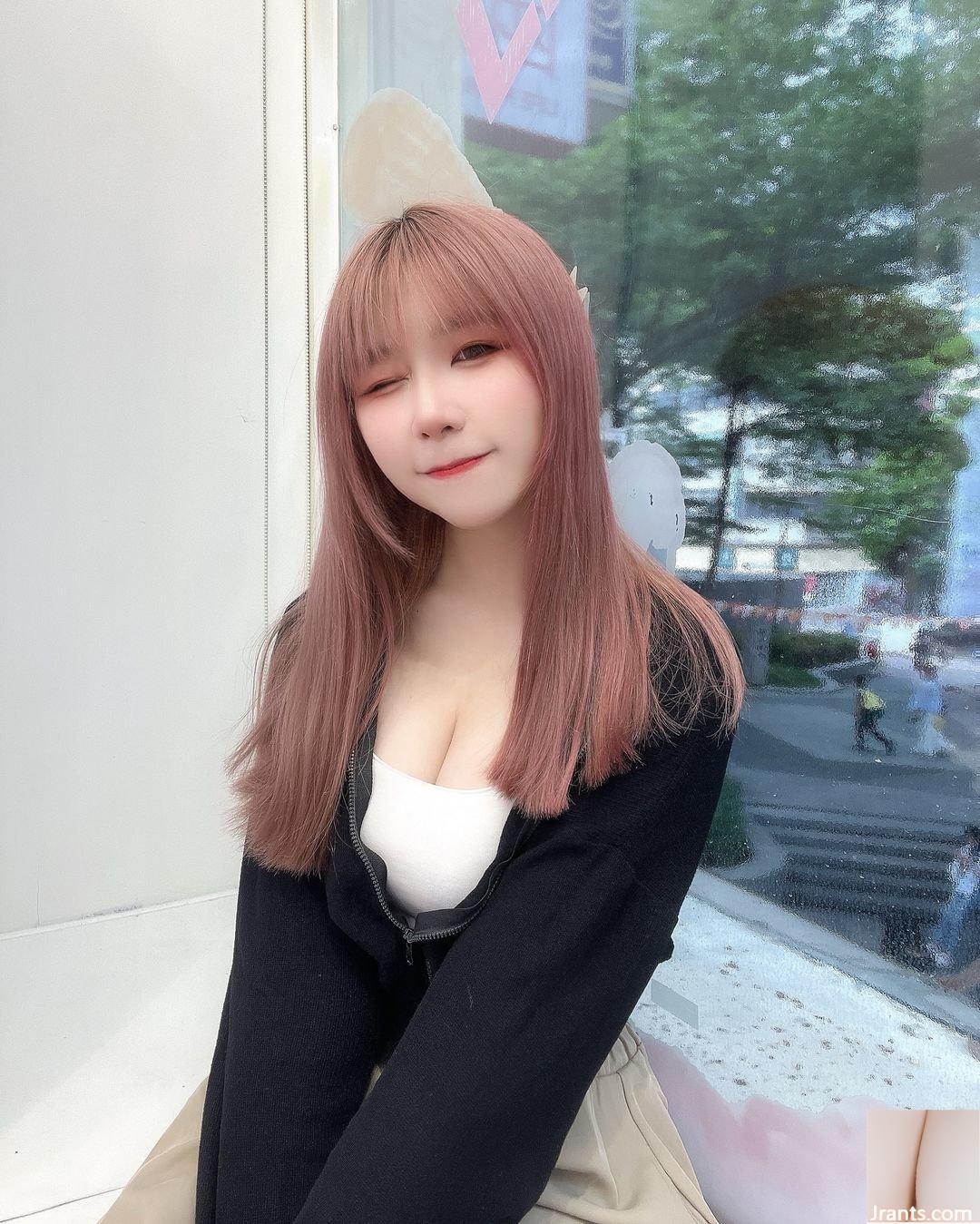 Bộ ngực chuẩn bị trình chiếu của hot girl live “Ya Pudingding” khiến khán giả phấn khích (10P) - Ảnh 4