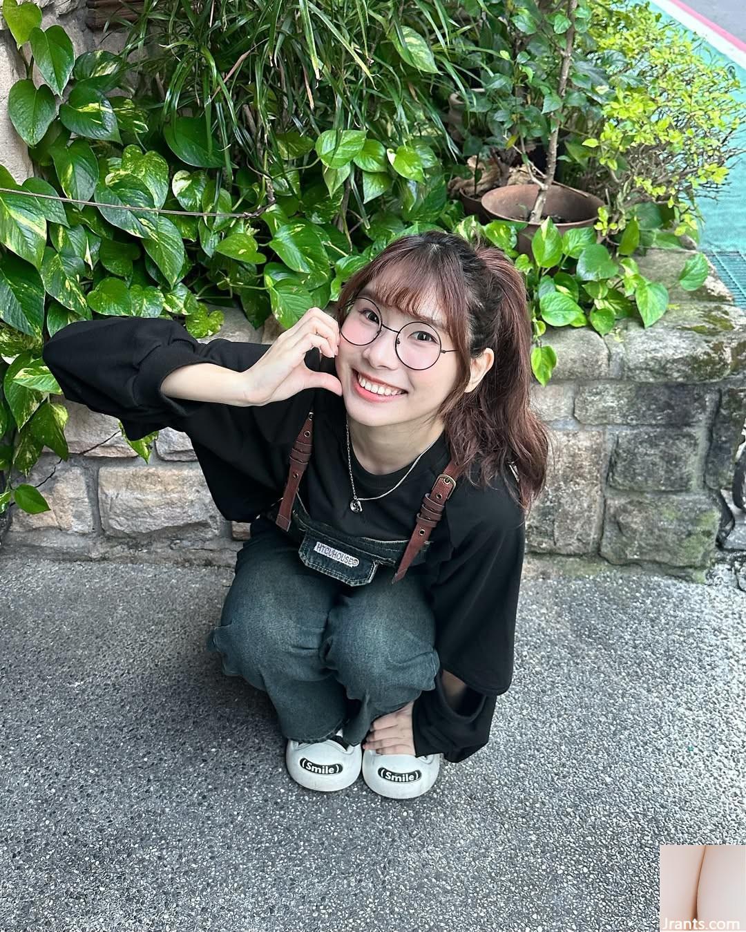 “Zhang Yi’en Jingjing” Làn da trắng nõn và dịu dàng rất quyến rũ và dáng người bụ bẫm rất bắt mắt (10P) - Ảnh 8