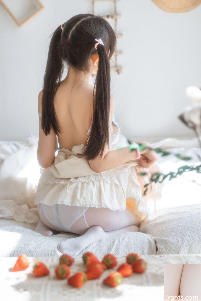 Nước sốt hoàng đế Liuwei “Xiaoyi LOX Cô gái xinh đẹp” (71P) - Ảnh 18