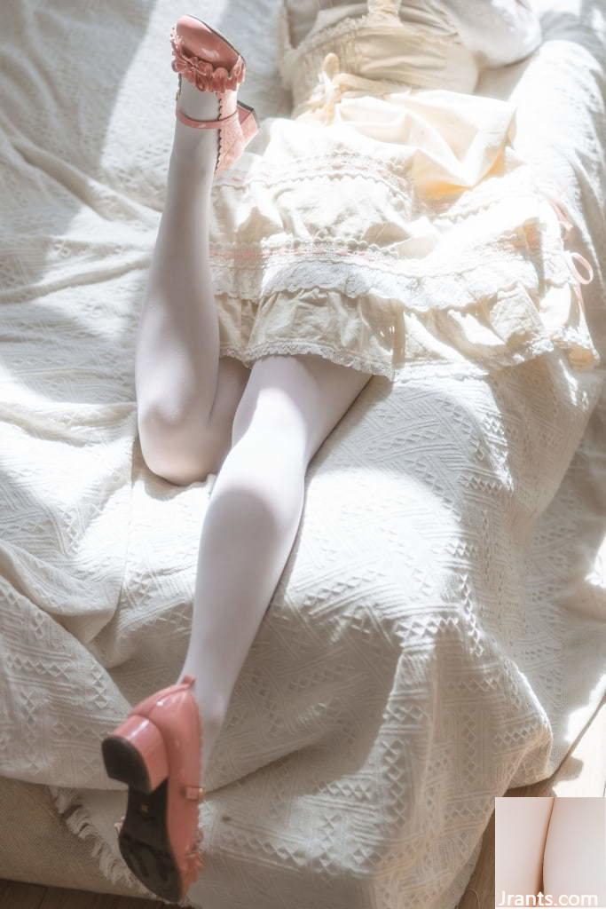 Nước sốt hoàng đế Liuwei “Xiaoyi LOX Cô gái xinh đẹp” (71P) - Ảnh 71