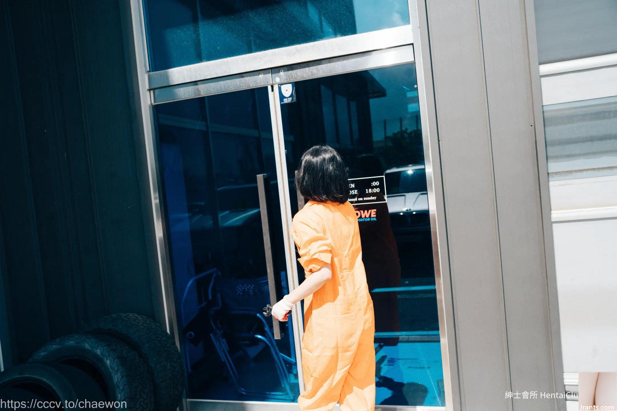 Cô gái trong gara Zia Loozy (129P) - Ảnh 3