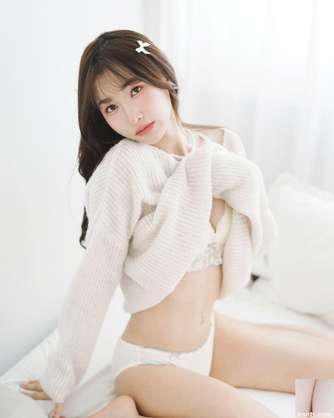 “Nina Zhang Zhang” Đường rãnh sâu trên ngực không thể che giấu được, thật quyến rũ (10P) - Ảnh 4