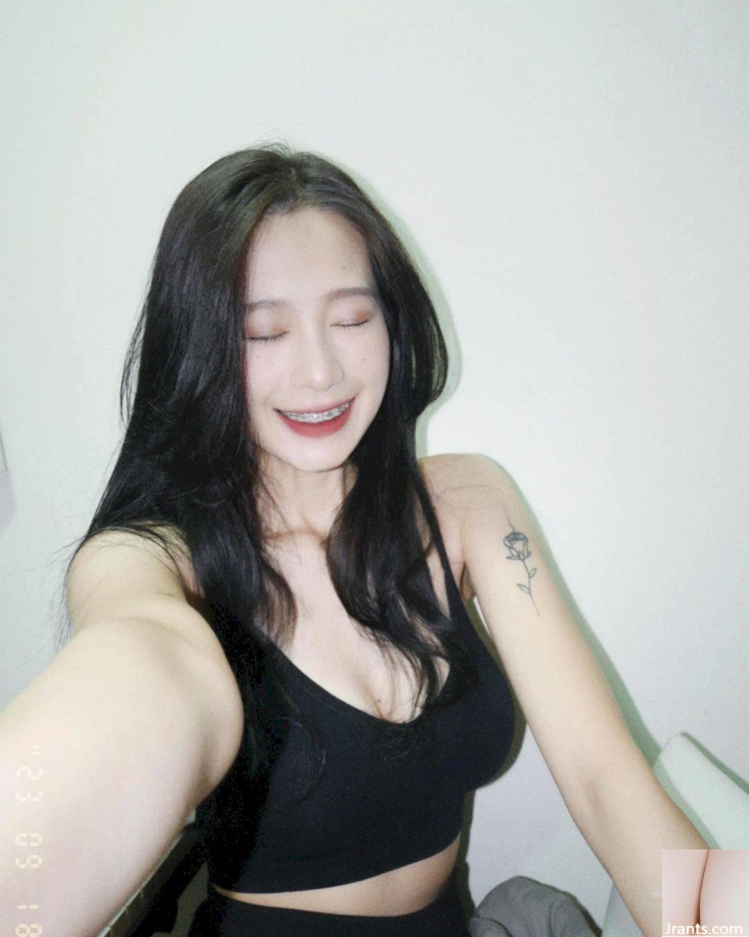 Gái xinh chơi piano với thắt lưng treo thấp, cư dân mạng: Thôi xong rồi - Ảnh 3