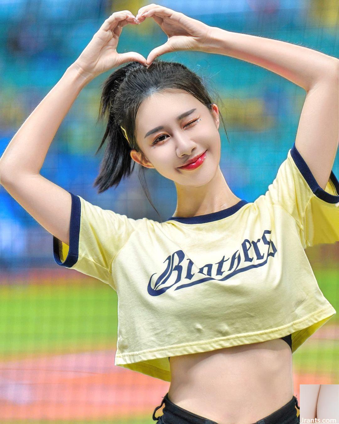 Cô gái xinh đẹp “Yizhen” có nét mặt trong sáng và thanh tú, thân hình cao ráo và thon thả (10P) - Ảnh 2