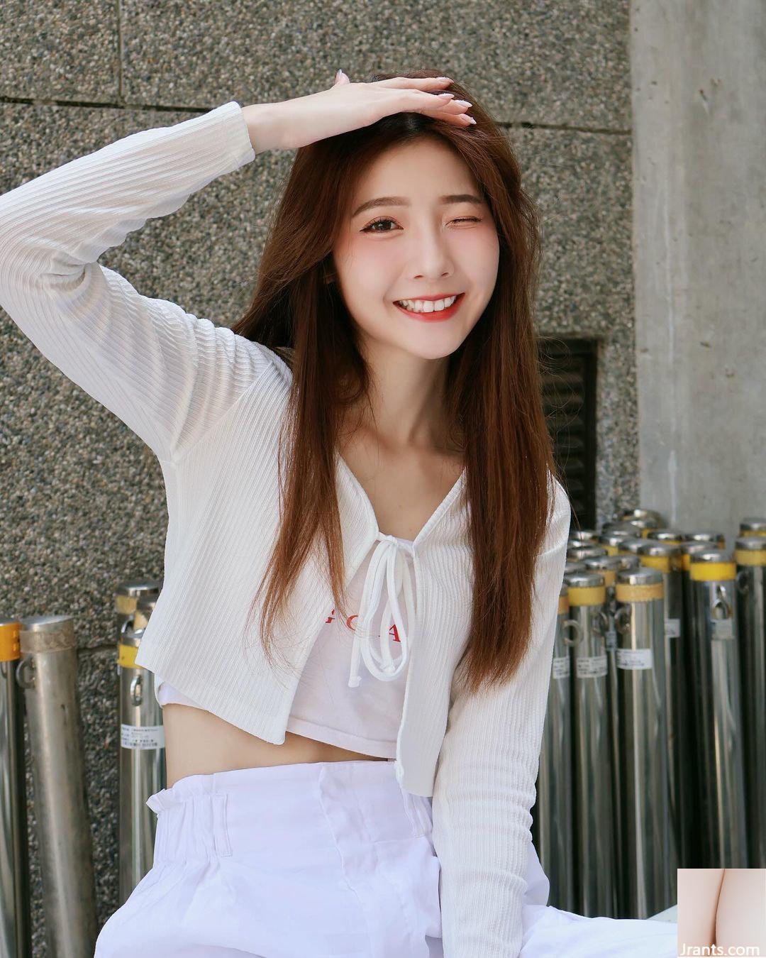 “Wen Wen” có thân hình siêu cong và trang phục hơi gợi cảm (10P) - Ảnh 3