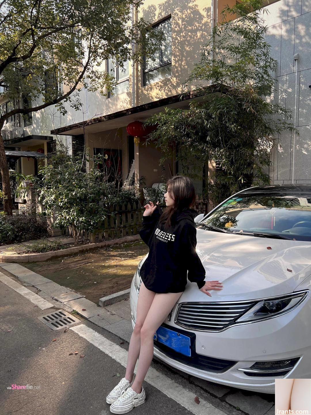 Một bức ảnh chụp đường phố của một cô gái xinh đẹp với khí chất ngọt ngào: “Trên dày và dưới gầy. Đôi chân này đẹp quá”. - Ảnh 15