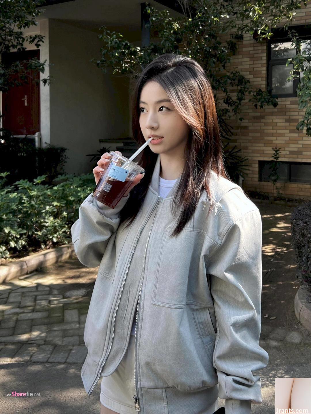 Một bức ảnh chụp đường phố của một cô gái xinh đẹp với khí chất ngọt ngào: “Trên dày và dưới gầy. Đôi chân này đẹp quá”. - Ảnh 7