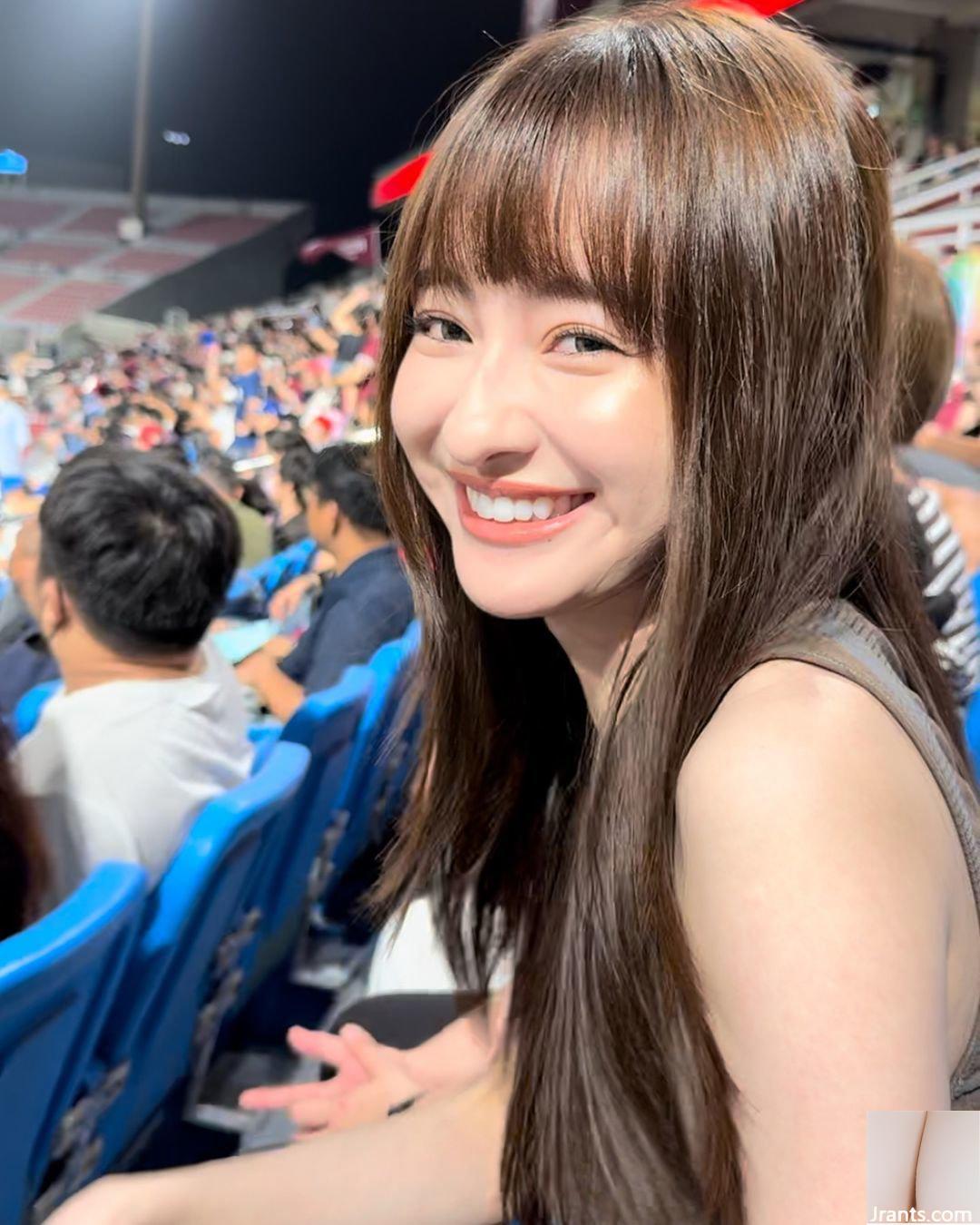 Người đẹp Internet “Ge Yingxuan” có nụ cười quyến rũ với đôi mắt ngấn nước (10P) - Ảnh 2