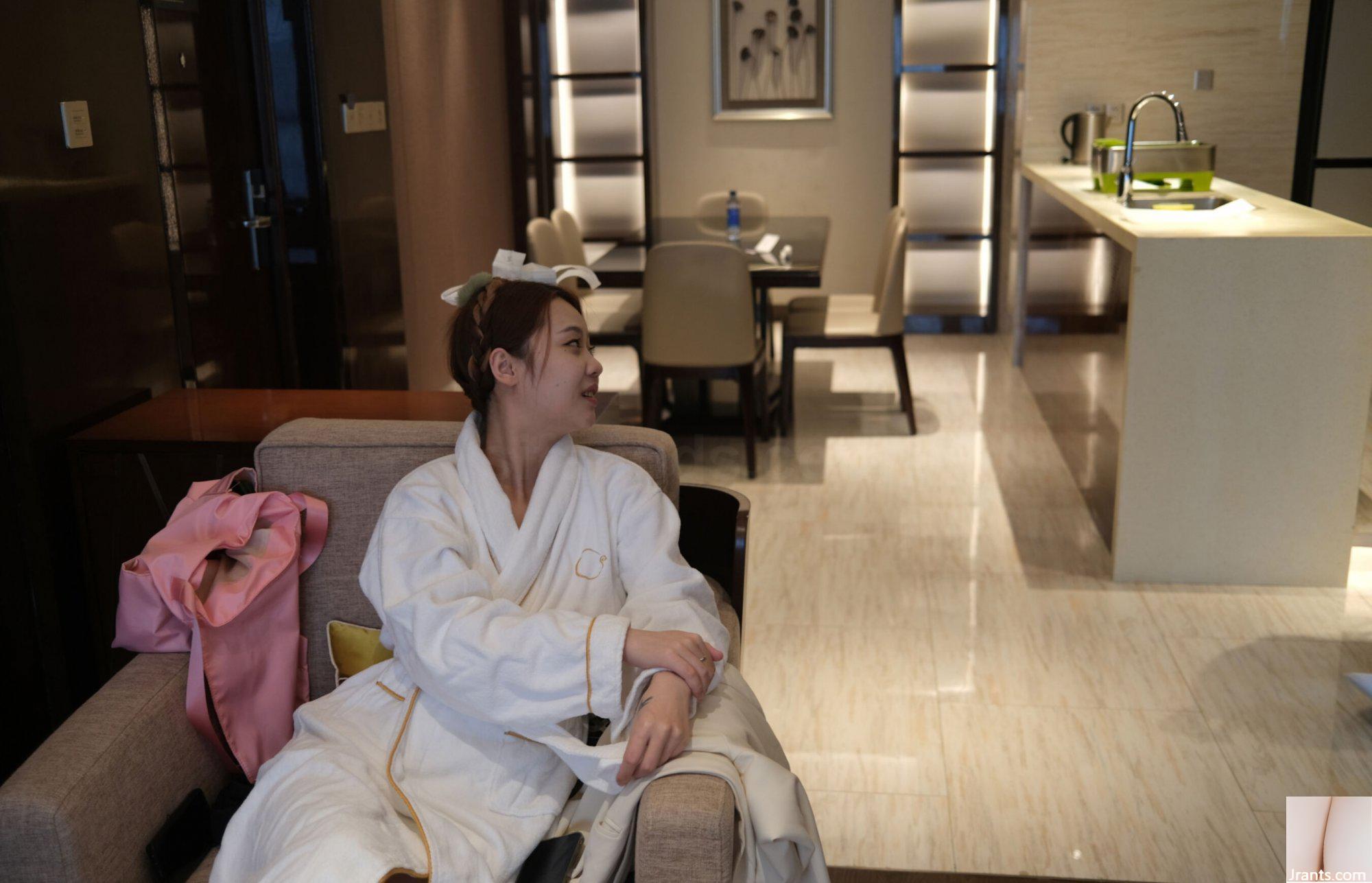 (Ảnh) Ảnh riêng tư thân hình của chị em người mẫu Trung Quốc không rõ danh tính (158P - Ảnh 55