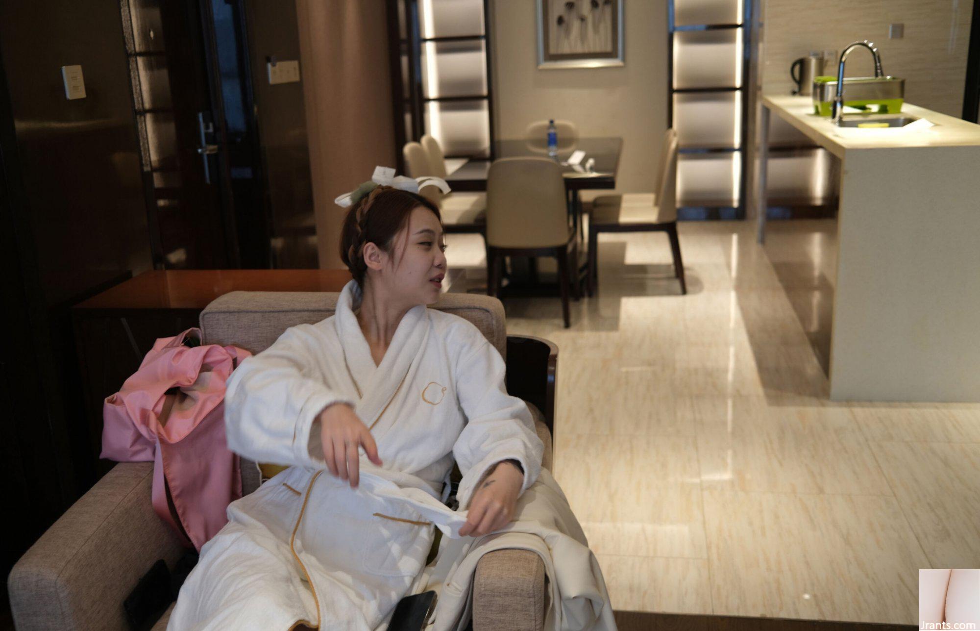 (Ảnh) Ảnh riêng tư thân hình của chị em người mẫu Trung Quốc không rõ danh tính (158P - Ảnh 59