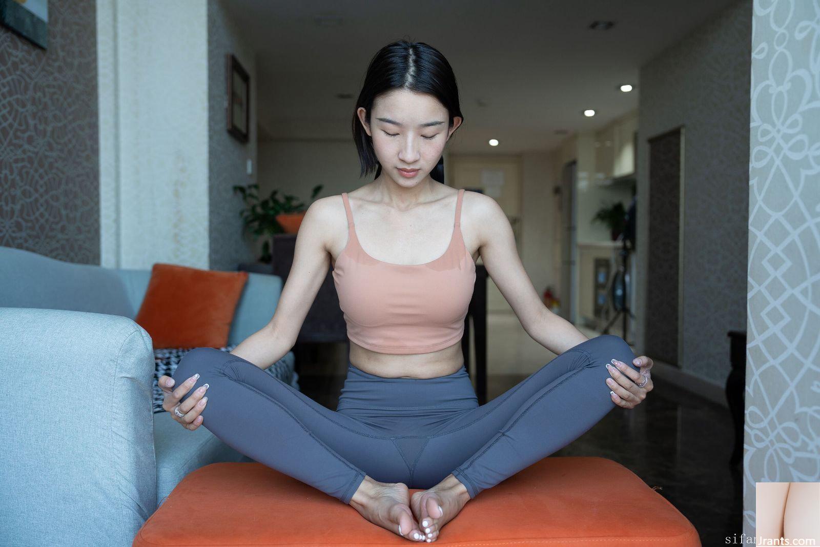 Bản ghi đầy đủ về cảnh chụp hình yoga ngượng ngùng của người mẫu Trung Quốc phiên bản nâng cao-03 (100P) - Ảnh 14