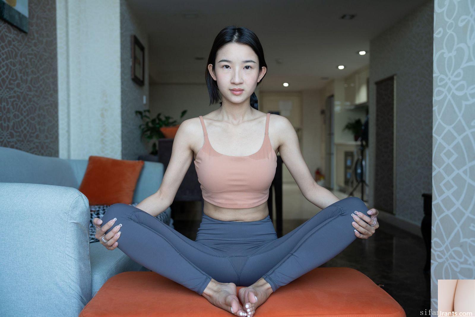 Bản ghi đầy đủ về cảnh chụp hình yoga ngượng ngùng của người mẫu Trung Quốc phiên bản nâng cao-03 (100P) - Ảnh 15