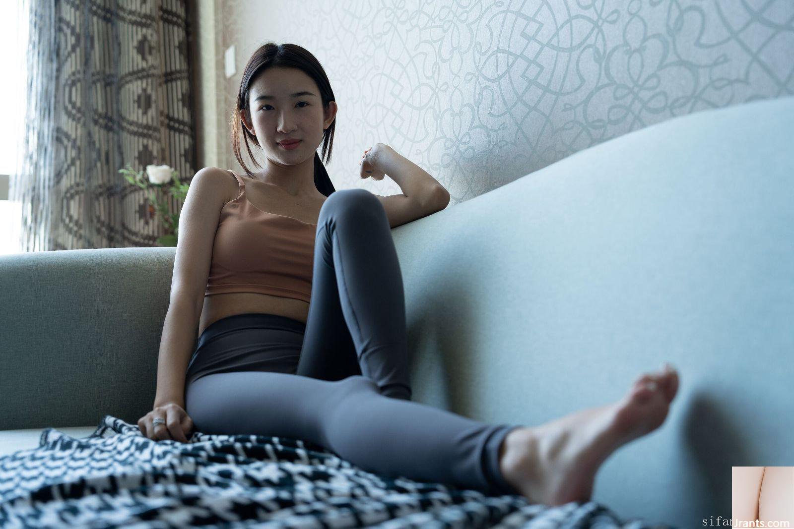 Bản ghi đầy đủ về cảnh chụp hình yoga ngượng ngùng của người mẫu Trung Quốc phiên bản nâng cao-03 (100P) - Ảnh 7