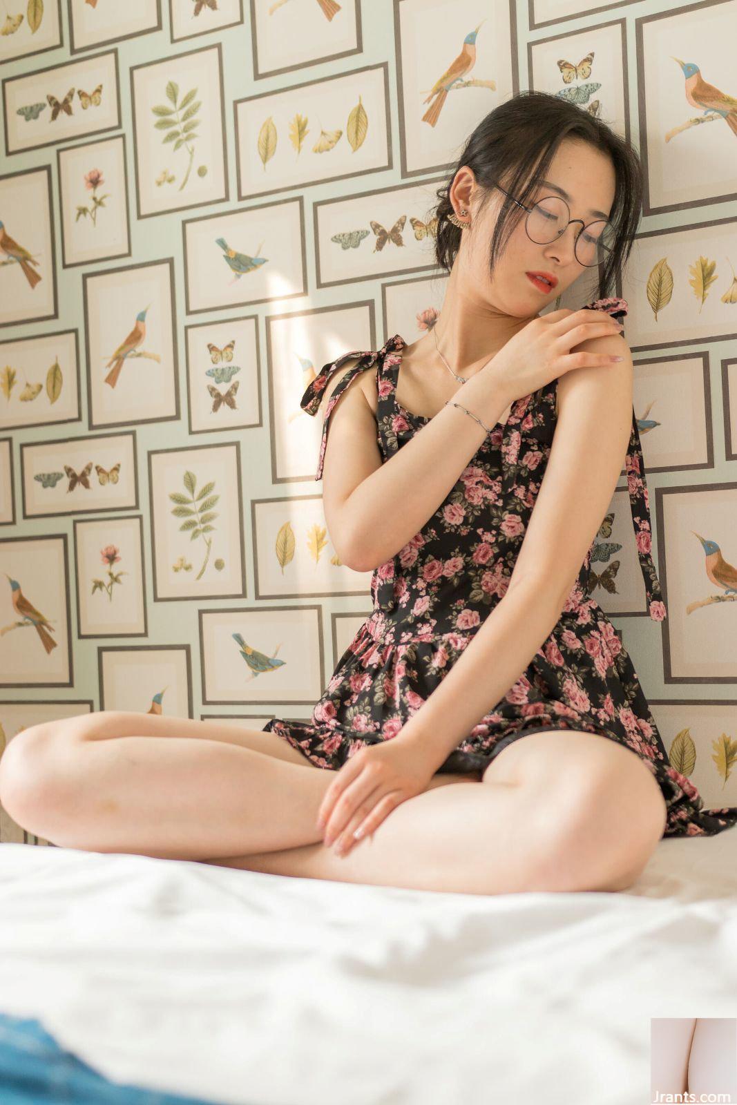 Bộ ảnh riêng tư trên cơ thể cô gái đeo kính PKG của người mẫu Trung Quốc (2021.08.02)-02 (100P) - Ảnh 29