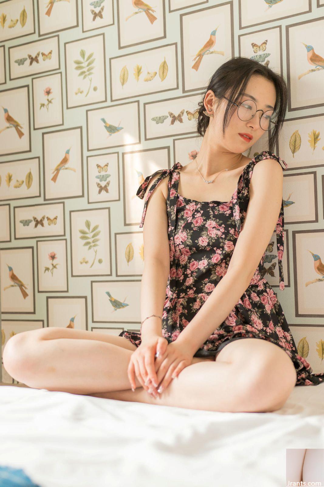 Bộ ảnh riêng tư trên cơ thể cô gái đeo kính PKG của người mẫu Trung Quốc (2021.08.02)-02 (100P) - Ảnh 30