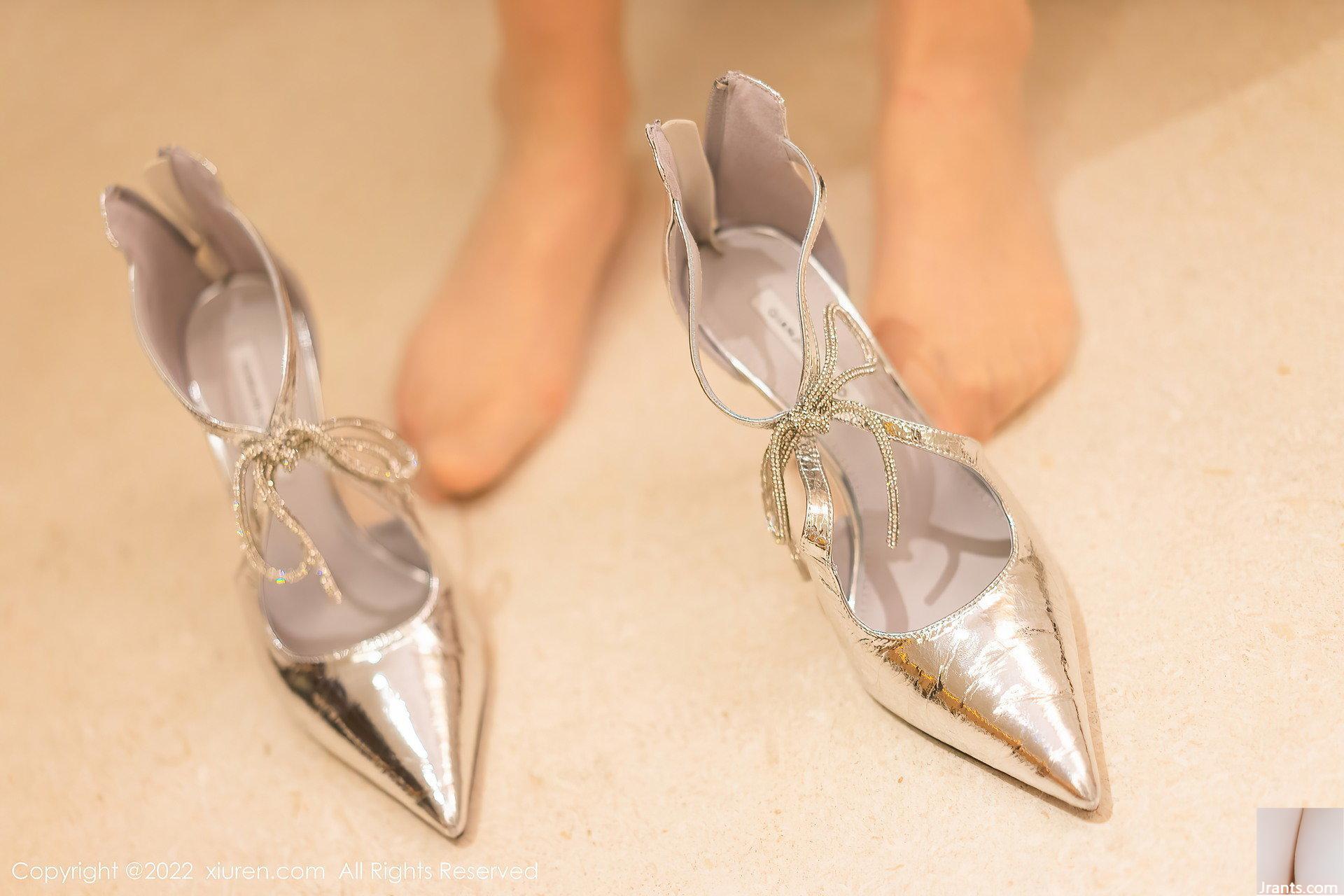 Nữ thần đẹp như sao đỉnh cao Xiong Xiaonuo có khí chất, đôi chân dài, hở ngực và cởi tất, đầy đĩ (34P - Ảnh 6