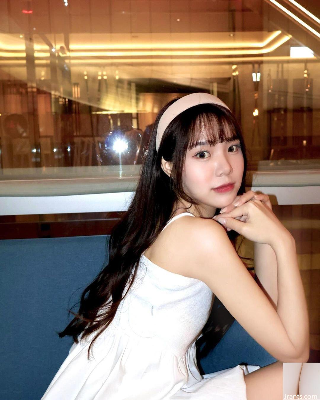 Cô gái tóc dài “Xi Xi” có dáng người thanh mảnh, dịu dàng và đầy những bức hình bắt mắt (10P) - Ảnh 6