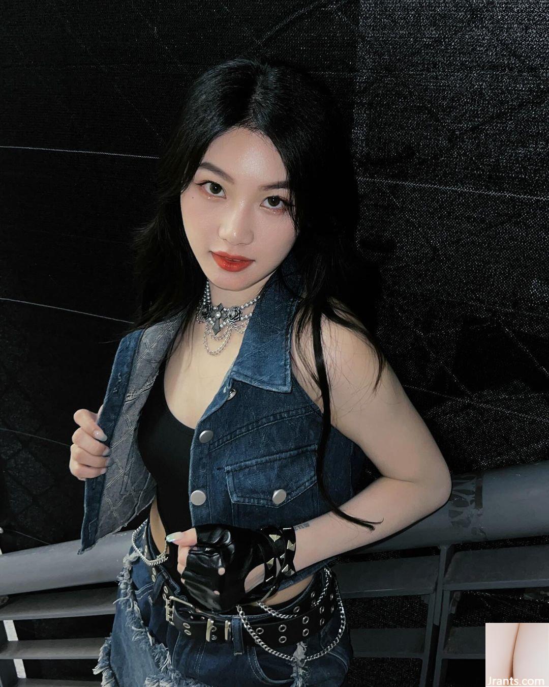 Hot girl “Li Yun” sở hữu làn da hồng hào, để lộ gương mặt dễ thương và vóc dáng dữ tợn (10P) - Ảnh 5