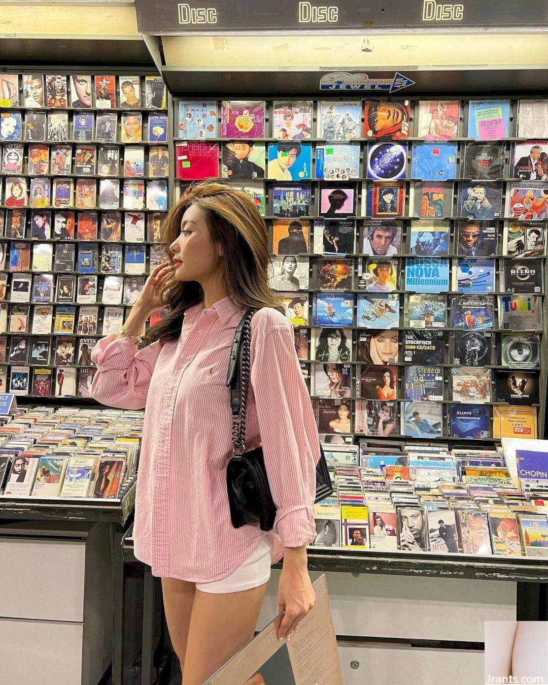 Cô gái xinh đẹp Nicole chụp ảnh nghiêng khi leo núi, dáng người rất quyến rũ - Ảnh 5