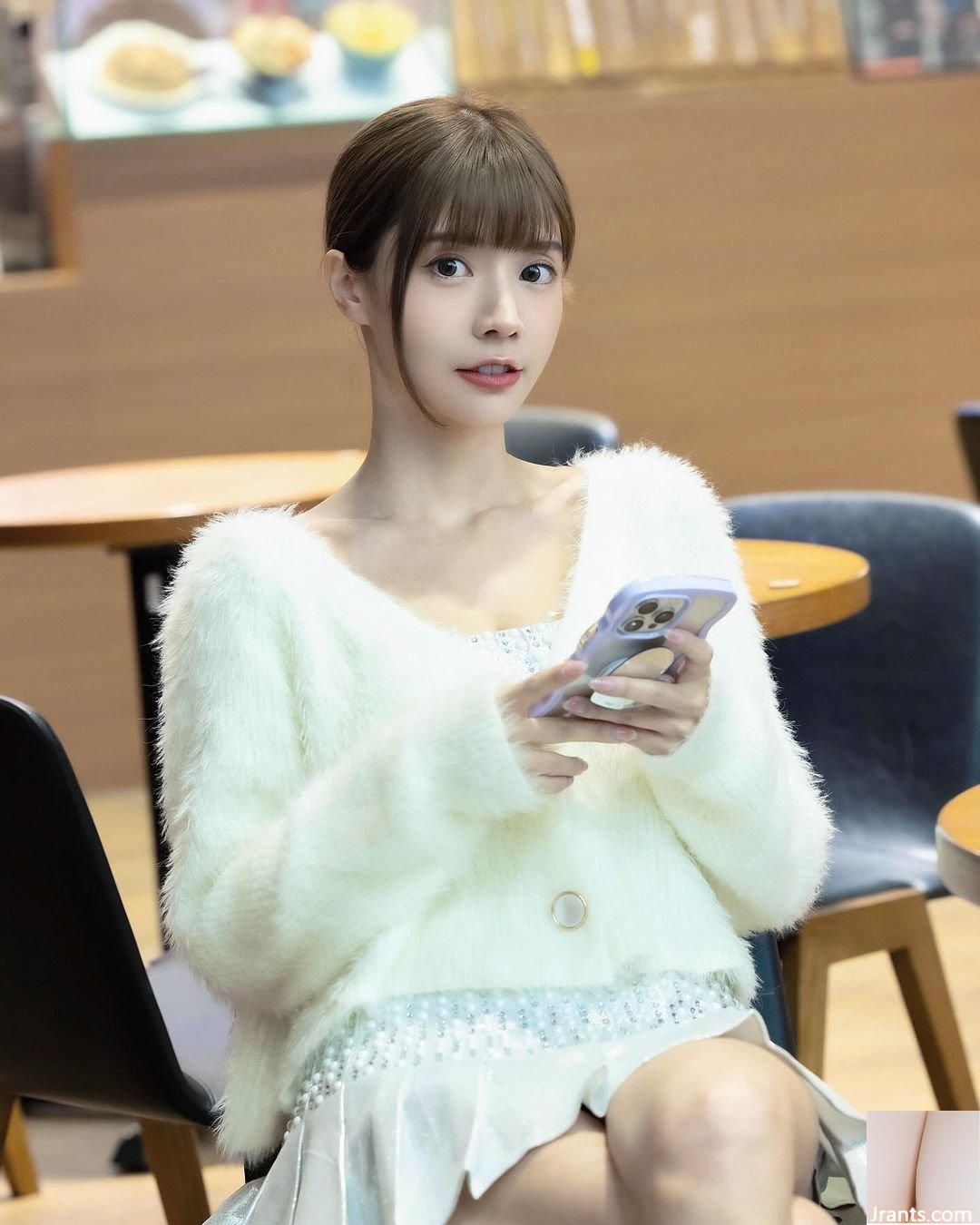 MC cổ vũ chính trực nhất “Lin Airong” trong bộ ảnh xinh đẹp với vẻ mặt mờ mịt đến mức oi bức (10P) - Ảnh 10