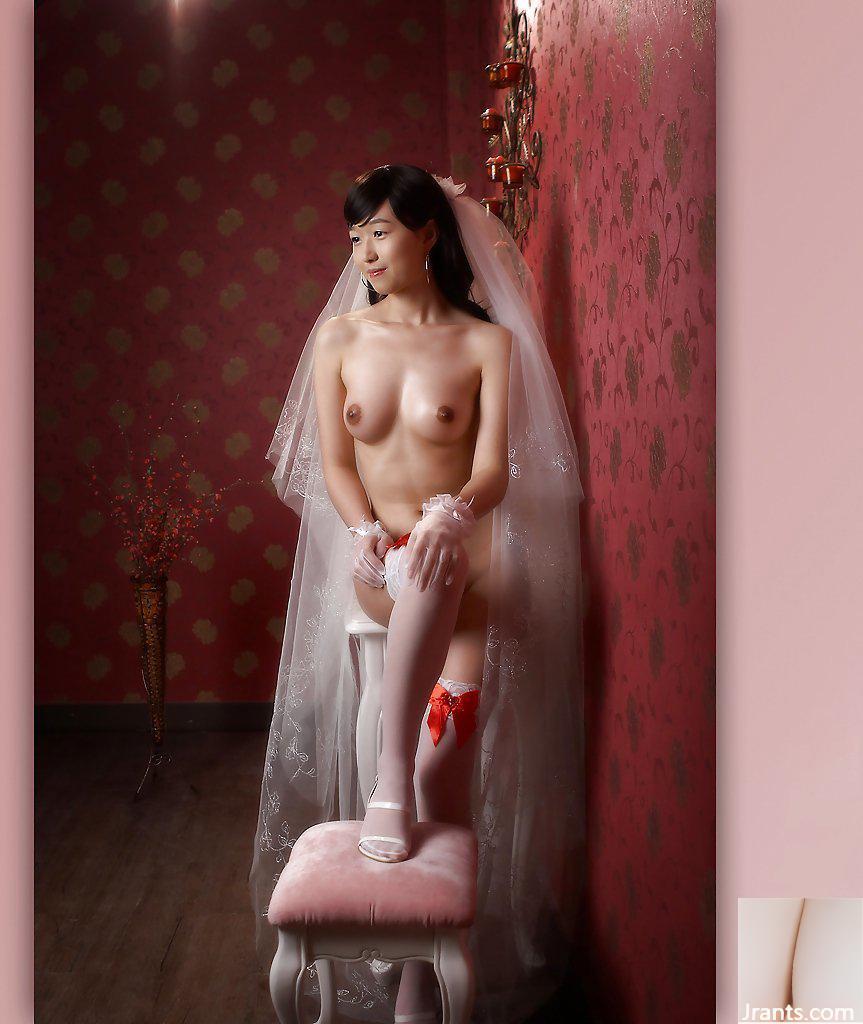 Người mẫu trí tuệ Hàn Quốc mặc váy cưới khỏa thân chụp ảnh body (34P) - Ảnh 12