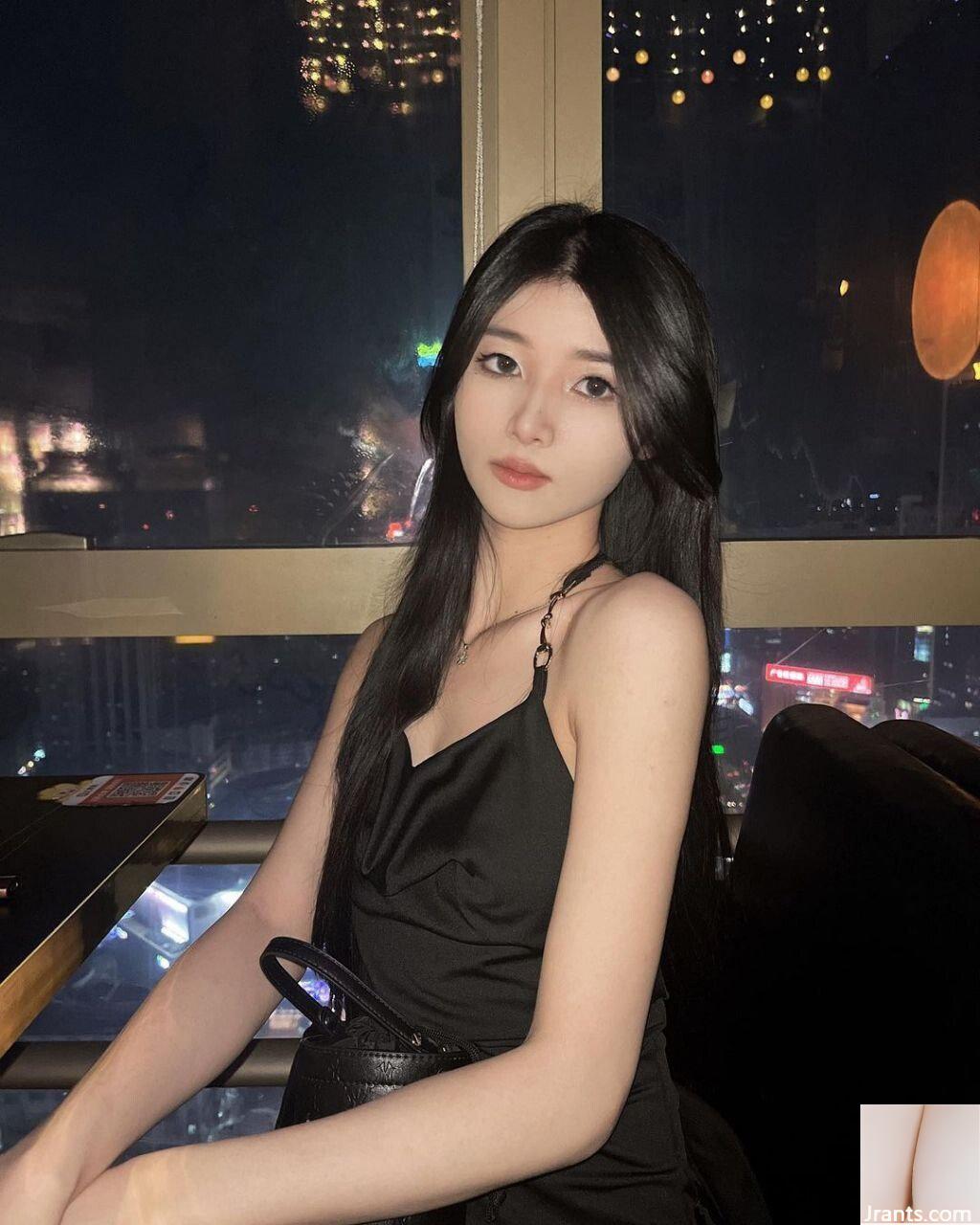 Cô gái ngây thơ thật gợi cảm (25P)