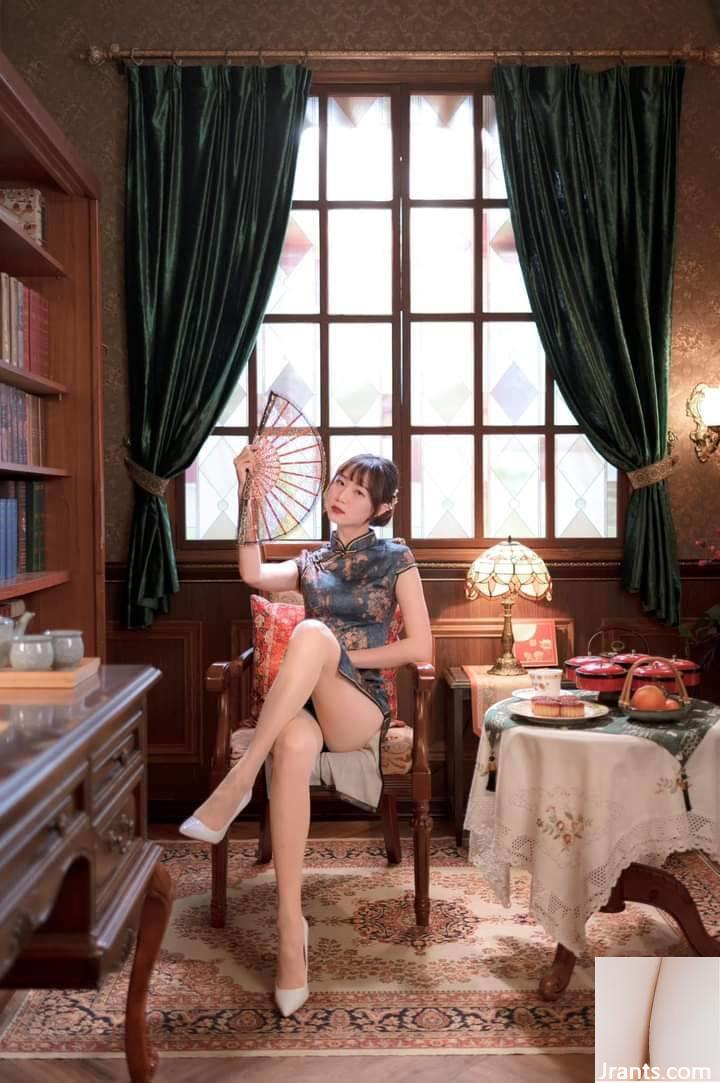 Chân lụa đẹp trong sườn xám - Ảnh 21