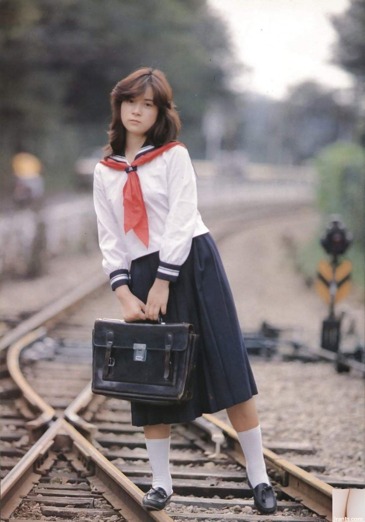 Miki Aihara (Ảnh) 《Departure》(1981) (48P) - Ảnh 4