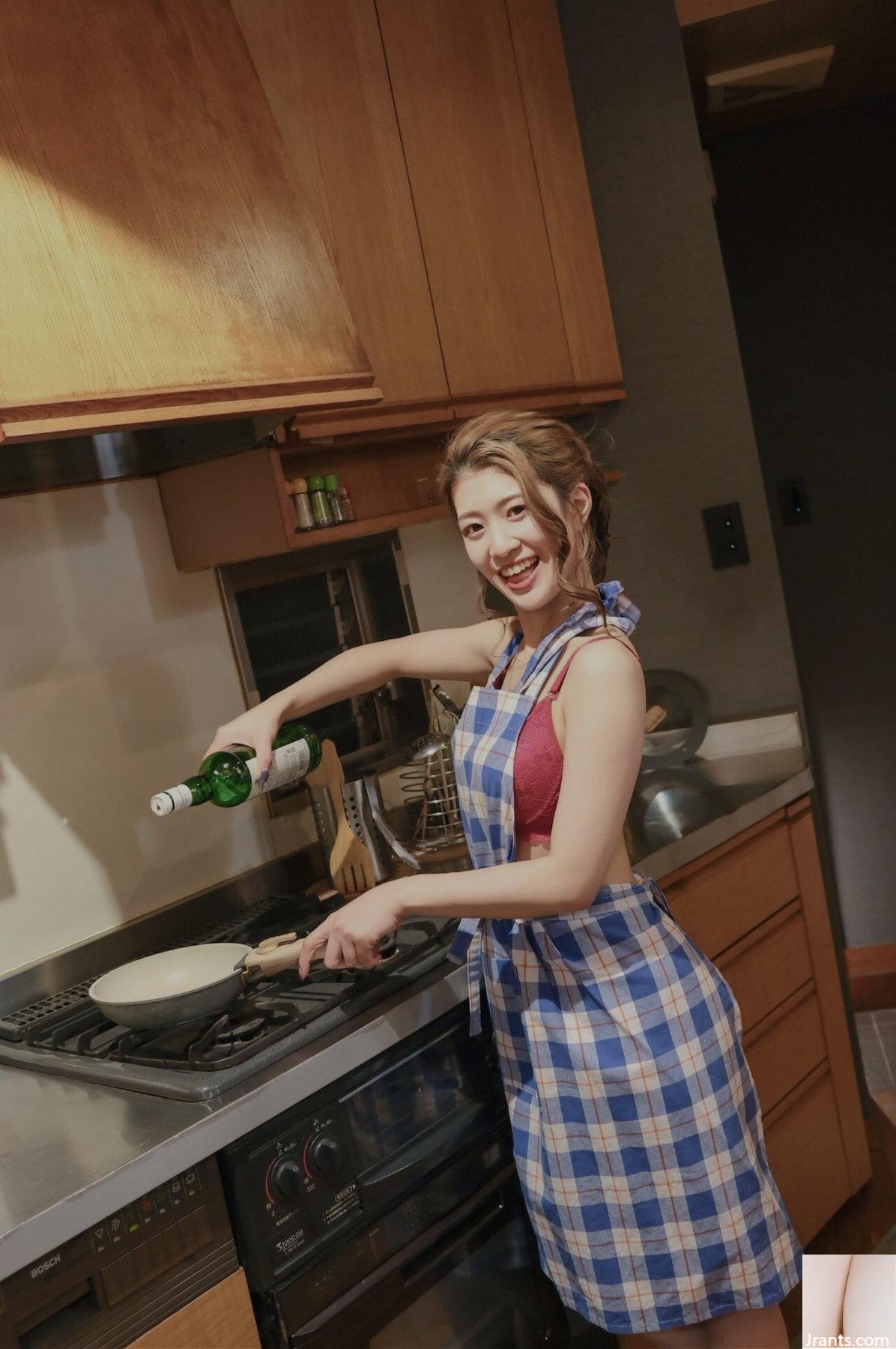 Bộ sưu tập ảnh khỏa thân của Minaho Ariga: Chị gái cởi tạp dề trong bếp (98P) - Ảnh 21