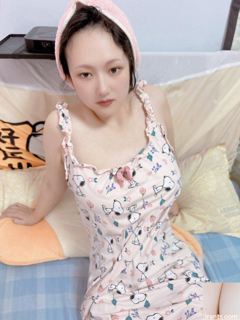 Bộ ngực đẹp tuyệt vời và lông âm hộ thưa thớt - Ảnh 7