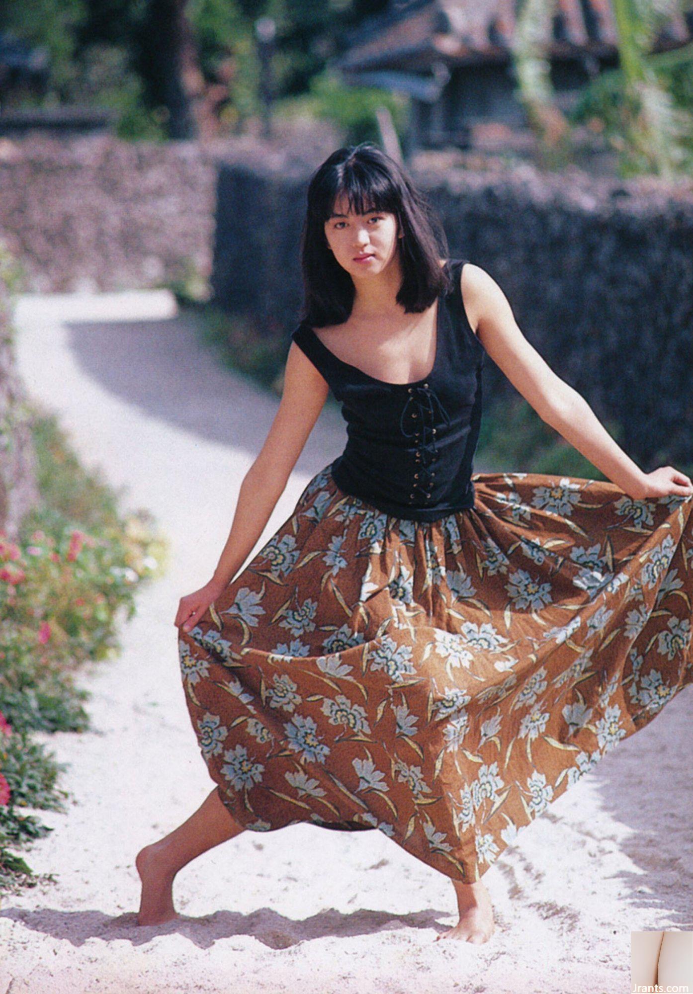 Tsuko Yamamoto & Isako Washio (Ảnh) 《Mùa hè của Isako, Mùa đông của Tsuko》(1986-05-20) (89P) - Ảnh 12