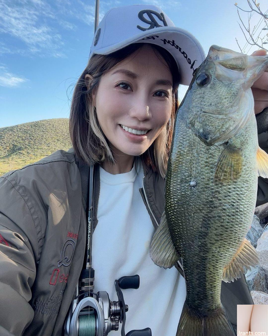 Hot girl “Cai Zhen” bộc lộ sức hút gợi cảm với đường cong siêu điên cuồng và tỷ lệ thần thánh (10P) - Ảnh 7