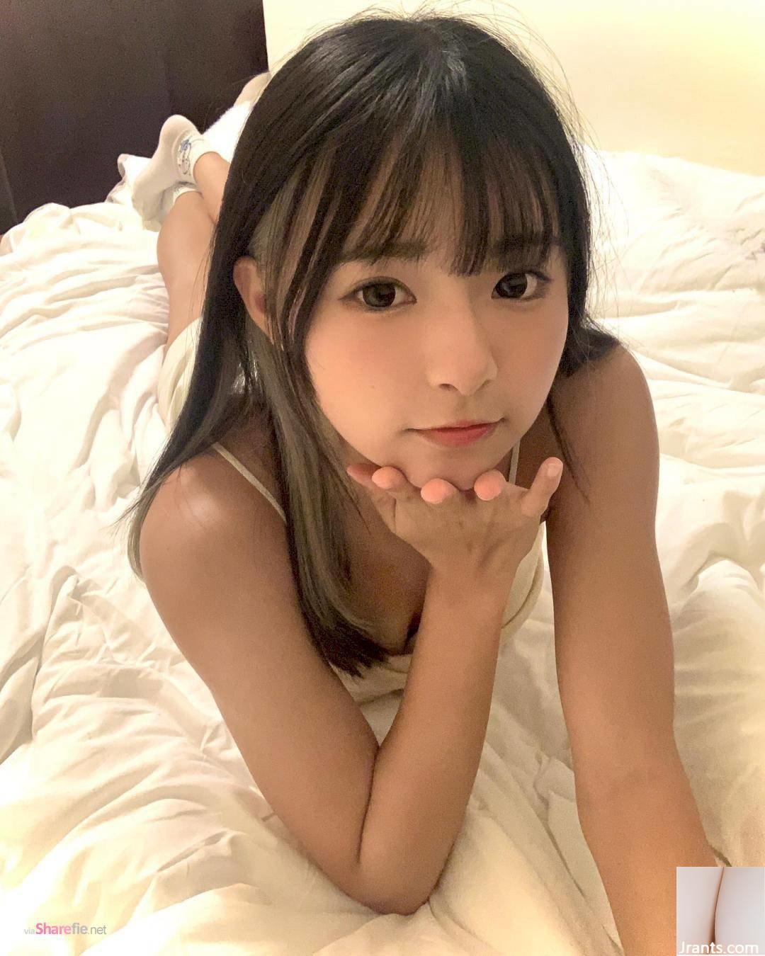 Cô gái ngọt ngào và ngoan ngoãn chụp ảnh selfie với ck của mình, cư dân mạng cho rằng: “Kéo nó xuống thì tệ quá”. - Ảnh 15